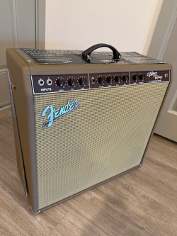 FENDER VIBRO-KING 20TH
