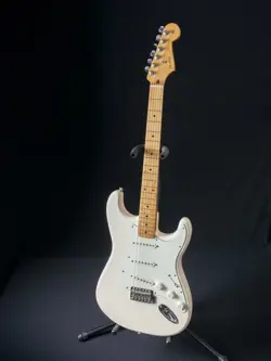 2019 FENDER STRATOCASTER ELECTRIC GUITAR