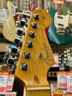 STRATOCASTER HSS -SIENNA