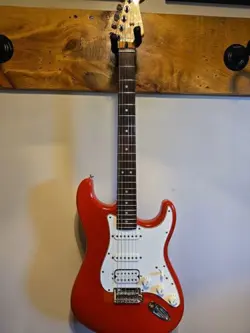 2018 FENDER HSS  PLAYER STRATOCASTER IN SONIC RED!