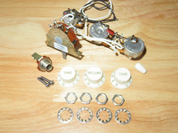 FENDER 2001 USA WHITE AMERICAN STRATOCASTER ELECTRONIC CONTROL POTS HARNESS