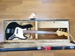 BASS BY SQUIER