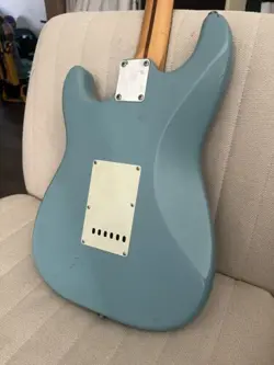 FENDER STRATOCASTER ROAD WORN FINISH