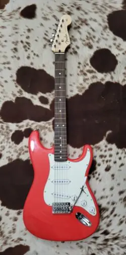 FENDER STRATOCASTER SQUIER GUITAR FIESTA RED FULL THICKNESS BODY