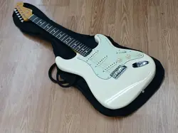 FENDER JAPAN ST62-58US ELECTRIC GUITAR USED