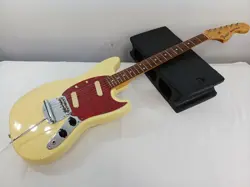 FENDER JAPAN MUSTANG ELECTRIC GUITAR CRAFTED IN JAPAN