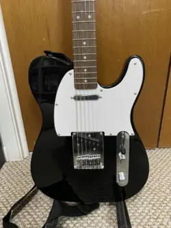 GUITAR. BLACK.
