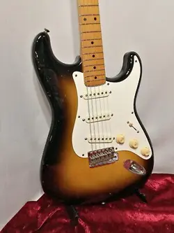 FENDER JAPAN ST57-65 USED 1982 ALDER BODY MAPLE NECK/FINGERBOARD W/SOFT CASE