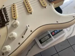 SERIAL STRATOCASTER MADE