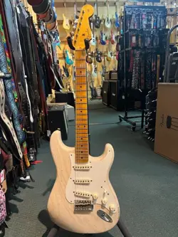 FENDER CUSTOM SHOP '57 STRATOCASTER RELIC GUITAR, MAPLE FINGERBOARD, AGED WHITE