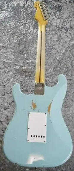 FENDER CUSTOM SHOP 1957 STRATOCASTER RELIC / FADED AGED DAPHNE BLUE 3.56KG SAFE