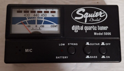 FENDER SQUIER DIGITAL QUARTZ TUNER MODEL 5006 TESTED