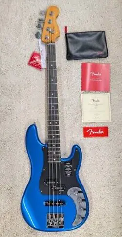 FENDER AMERICAN ULTRA II PRECISION BASS®, EBONY FINGERBOARD, NOBLE BLUE   HS CA