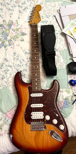 2008 FENDER SPECIAL EDITION STRATOCASTER ASH MEXICO SIENNA BURST GUITAR   CASE