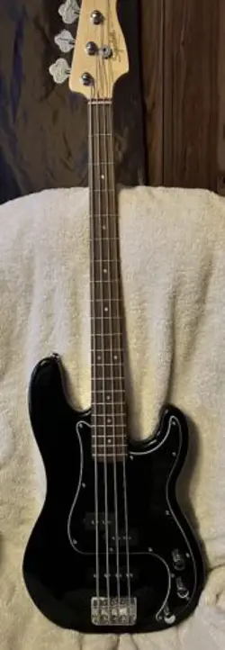 4-STRING PJ BASS