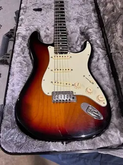 STRATOCASTER WITH EBONY