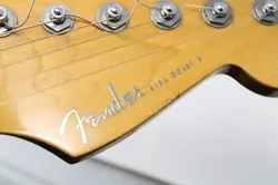 RARE 1998 FENDER STRATOCASTER AMERICAN DELUXE ELECTRIC GUITAR (LP9019643)