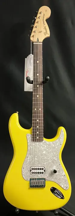FENDER TOM DELONGE STRATOCASTER ELECTRIC GUITAR GREFFITI YELLOW W/ GIG BAG