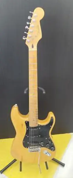 FENDER / LITE ASH STRATOCASTER