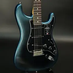FENDER: AMERICAN PROFESSIONAL II STRATOCASTER ROSEWOOD DARK NIGHT