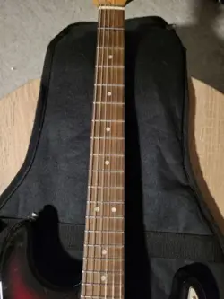 FENDER STARCASTER RED