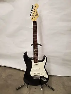 SQUIER STRAT FENDER ELECTRIC GUITAR - FOR REPAIRS