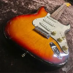 FENDER AMERICAN VINTAGE 1962 STRATOCASTER 3TS / 1994 USED ELECTRIC GUITAR