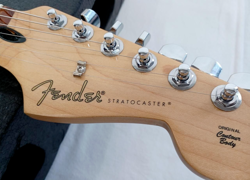 FENDER STRATOCASTER ORIGINAL CONTOUR BODY ELECTRIC GUITAR