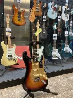 FENDER AMERICAN ULTRA II STRATOCASTER EBONY ULTRABURST