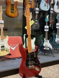 FENDER AMERICAN ULTRA II STRATOCASTER HSS SINISTER RED