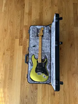FENDER AMERICAN ULTRA II STRATOCASTER SOLAR FLARE