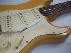 FENDER '62 STRATCASTER WH/R