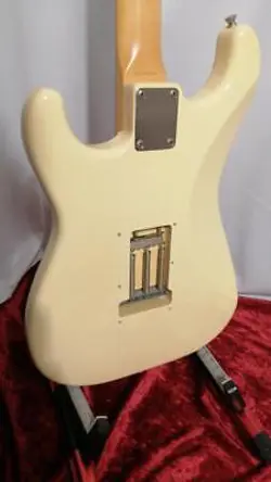 ST-362 STRATOCASTER WHITE