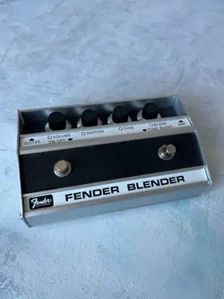 FENDER BLENDER - FUZZ EFFECTS PEDAL