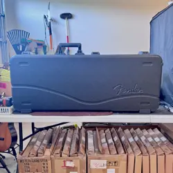 FENDER DELUXE MOLDED TSA STRAT/TELE CASE MINT 24105