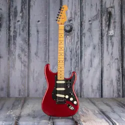 FENDER AMERICAN ULTRA II STRATOCASTER, SINISTER RED