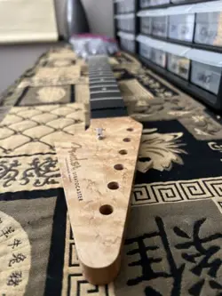 FENDER STRATOCASTER NECK BY WARMOTH