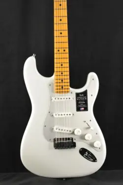 FENDER AMERICAN ULTRA II STRATOCASTER AVALANCHE MAPLE FINGERBOARD