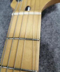 FENDER JAPAN ST-72 ELECTRIC GUITAR