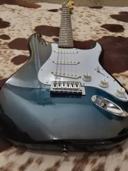 FENDER STRATOCASTER SQUIER GUITAR BLUE BURST MAHOGANY