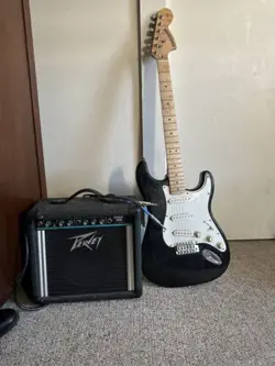 BLACK ELECTRICGUITAR