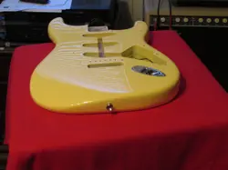 MODEL STRATOCASTER GUITAR