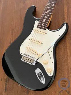 STRATOCASTER BLACK TUXEDO
