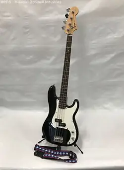 SQUIER BY FENDER BASS GUITAR - P-BASS