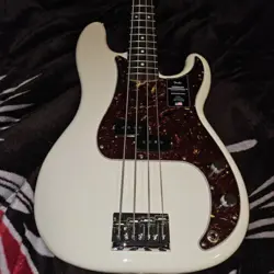 FENDER AMERICAN PROFESSIONAL II PRECISION BASS, ROSEWOOD, OLYMPIC WHITE NO CASE