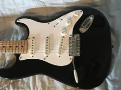 FENDER STRATOCASTER BLK