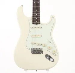 FENDER JAPAN EXCLUSIVE CLASSIC 60S STRATOCASTER VINTAGE WHITE