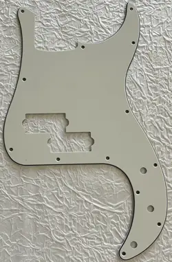 NEW GREAT- FOR FENDER US STANDARD PRECISION P BASS GUITAR PICKGUARD PARCHMENT