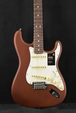FENDER AMERICAN PERFORMER SASSAFRAS STRATOCASTER MOCHA ROSEWOOD FINGERBOARD