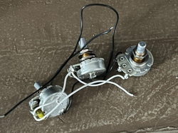 SET FENDER AERODYNE STRATOCASTER JAPAN POTS GUITAR